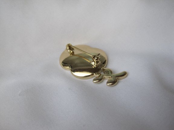 Broche goudkleurig met rood en groen emaille maanzaad bloem 4.4x2.6 cm - Afbeelding 7