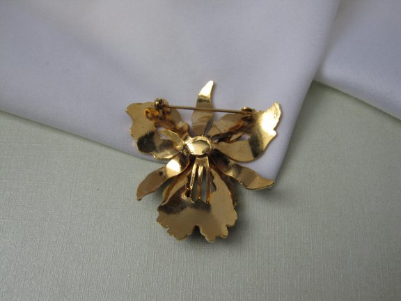 Broche goudkleurige en emaille orchidee bloem 5.4x4.8 cm - Afbeelding 2