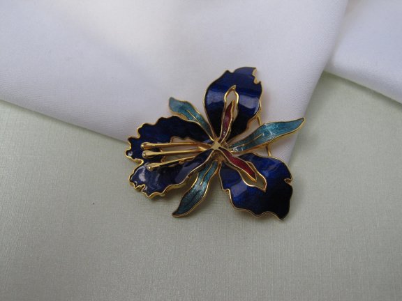 Broche goudkleurige en emaille orchidee bloem 5.4x4.8 cm - Afbeelding 6