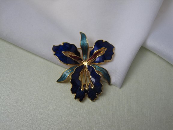 Broche goudkleurige en emaille orchidee bloem 5.4x4.8 cm - Afbeelding 7