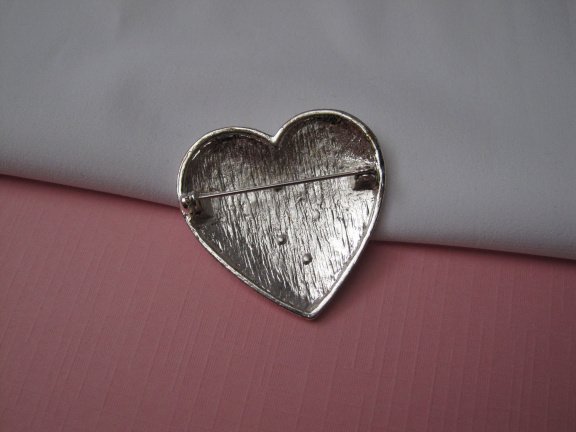 Broche zilverkleurig hart model met roze emaille en kristal rijnsteentjes 3.7x3.7 cm. - Afbeelding 5