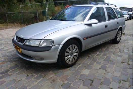 Opel Vectra Wagon - 1.6i-16V GL airco nw apk 26-8-2020 - 1