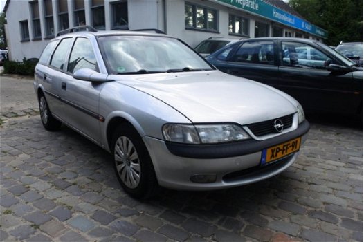 Opel Vectra Wagon - 1.6i-16V GL airco nw apk 26-8-2020 - 1