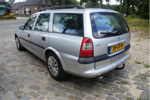 Opel Vectra Wagon - 1.6i-16V GL airco nw apk 26-8-2020 - 1