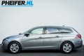 Peugeot 308 SW - 1.6 120pk BlueHDI Blue Lease Limited Panoramadak/ Full map navigatie/ Climate contr - 1 - Thumbnail