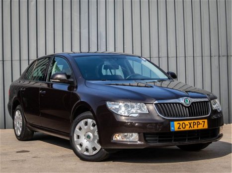 Skoda Superb - 1.4 TSI Greentech Active Trekhaak, Clima, Cruise, NL-Auto, Aux - 1