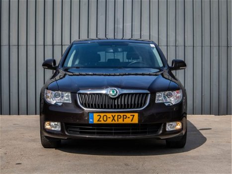 Skoda Superb - 1.4 TSI Greentech Active Trekhaak, Clima, Cruise, NL-Auto, Aux - 1