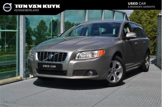 Volvo V70 - 2.5T 147KW AUT Momentum / Xenon / BLIS / Leder / Park assist - 1