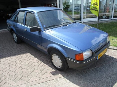 Ford Escort - 1.3 CL 17000 km Oldtimer - 1