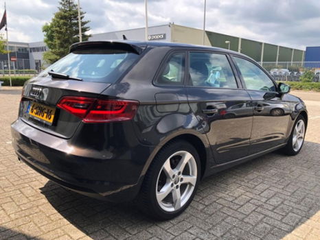 Audi A3 Sportback - 1.6 TDI Attraction Pro Line plus S Tronic AUTOMAAT XENON PDC - 1