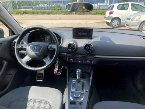 Audi A3 Sportback - 1.6 TDI Attraction Pro Line plus S Tronic AUTOMAAT XENON PDC - 1