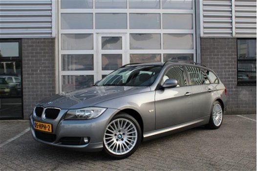 BMW 3-serie Touring - 318i Business Line Navigatie N.A.P. Topstaat - 1