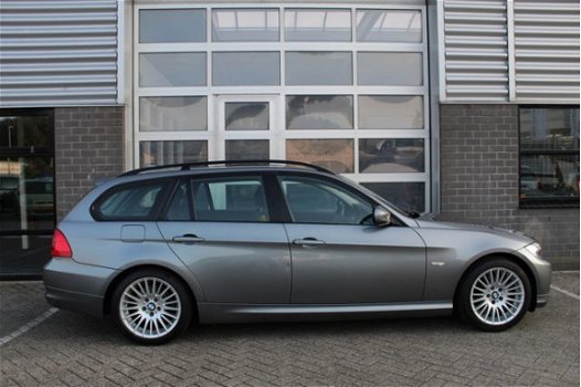 BMW 3-serie Touring - 318i Business Line Navigatie N.A.P. Topstaat - 1