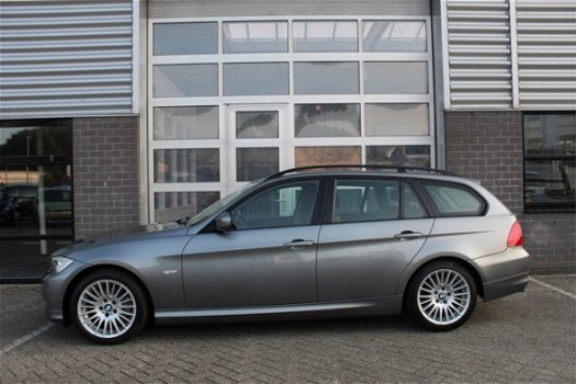 BMW 3-serie Touring - 318i Business Line Navigatie N.A.P. Topstaat - 1