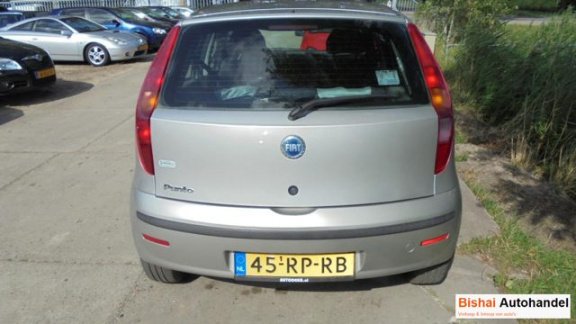 Fiat Punto - 1.4 16v Young - 1