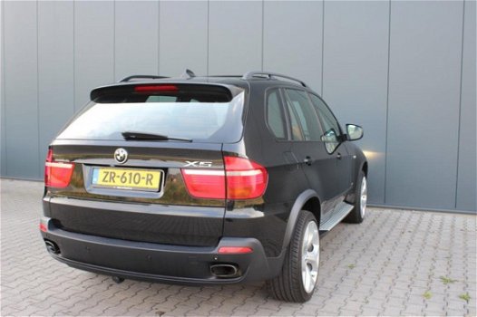 BMW X5 - 4.8i High Executive | Pano / Navi / Head-Up / 20 INCH - 1