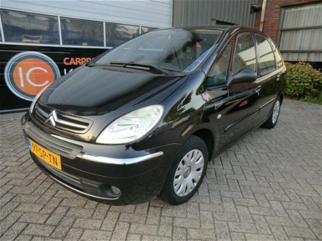 Citroën Xsara Picasso - 1.6i-16V Caractère airco trekhaak nette auto - 1