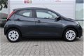 Toyota Aygo - 1.0 VVT-i x-play 2019 GROOT SCHUIFDAK electrisch bedienbaar canvas dak - 1 - Thumbnail