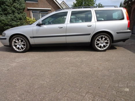 Volvo V70 - 2.4 Comfort Line - 1