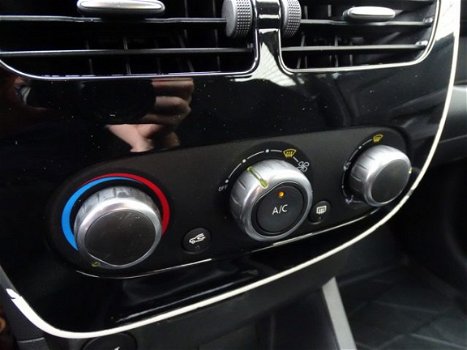 Renault Clio - TCe 90 Expression | Navigatie | Airco | Stoelverwarming | Cruise Control | Mistlampen - 1