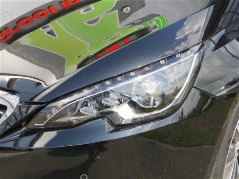 Peugeot 308 SW - 1.2 PureTech Allure 130 PK LED koplampen Navi Clima PDC Bluetooth Cruise - 1