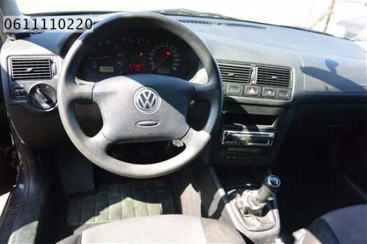Volkswagen Golf - 1.6 16V - 1