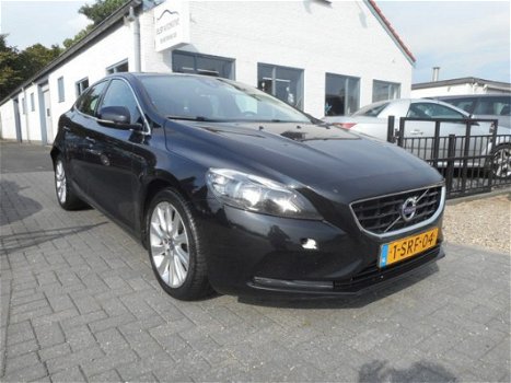 Volvo V40 - D2 SUMMUM NAVI 2013 - 1