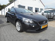 Volvo V40 - D2 SUMMUM NAVI 2013