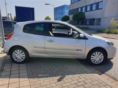 Renault Clio - 1.5 dCi Parisienne * Airco. Nieuwe APK bij aankoop - 1