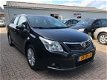 Toyota Avensis Wagon - 1.8 VVTi Dynamic Nette/Automaat/PDC - 1 - Thumbnail