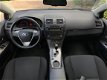 Toyota Avensis Wagon - 1.8 VVTi Dynamic Nette/Automaat/PDC - 1 - Thumbnail