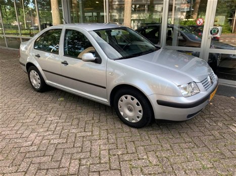 Volkswagen Bora - 1.6-16V AIRCO|CRUISE|1e EIGENAAR|YOUNGTIMER - 1