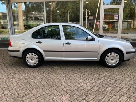 Volkswagen Bora - 1.6-16V AIRCO|CRUISE|1e EIGENAAR|YOUNGTIMER - 1