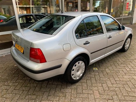 Volkswagen Bora - 1.6-16V AIRCO|CRUISE|1e EIGENAAR|YOUNGTIMER - 1