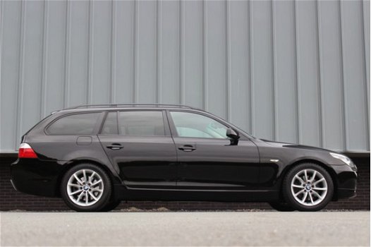 BMW 5-serie Touring - 2.5 I 523i E61 Executive Facelift | 190 pk | Automaat | - 1