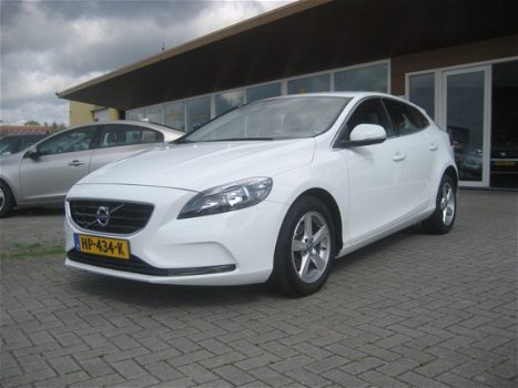 Volvo V40 - 2.0 D2 Momentum Business - 1