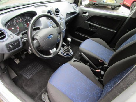 Ford Fiesta - 1.3 8V Futura Clima, PDC Achter, LM Velgen - 1