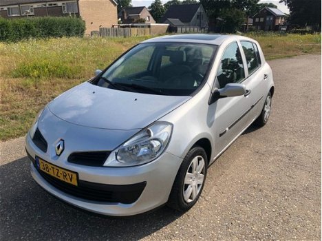 Renault Clio - 1.5dCi Bussiness line + panorama dak - 1