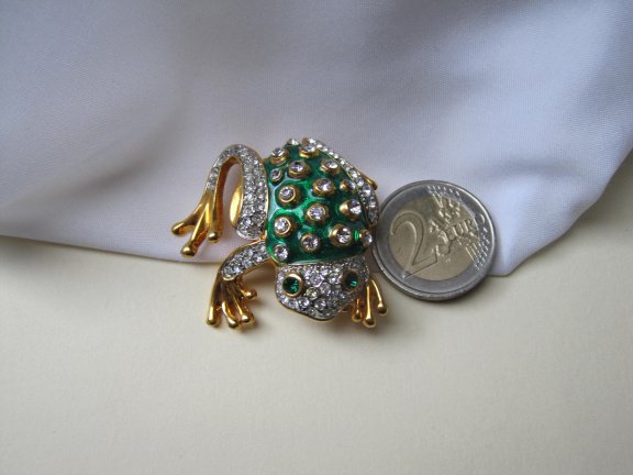 Broche goudkleurig en groen emaille kikker met kristal rijnsteentjes 4.5x4.1 cm. - Afbeelding 4