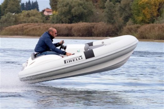 PIRELLI Speedboats J29 - 2