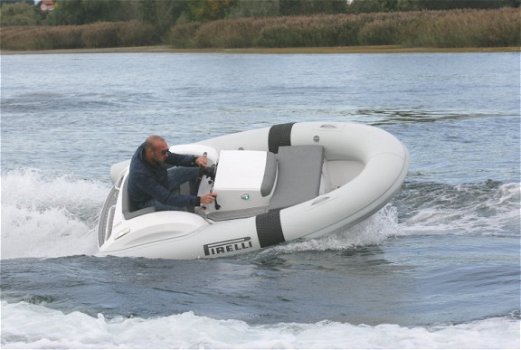 PIRELLI Speedboats J29 - 4