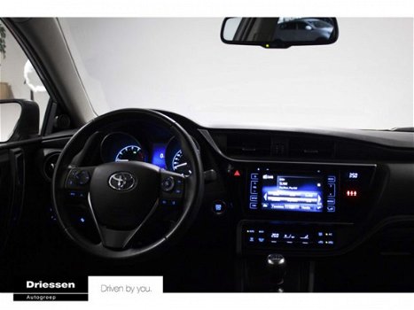 Toyota Auris Touring Sports - 1.2T Dynamic (Navigatie - All Season Banden) - 1