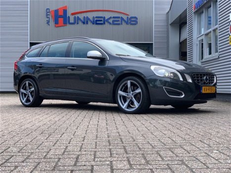 Volvo V60 - 2.4 D5 205 Pk Automaat | Trekhaak | Navigatie | Cruise c. | R-design Velgen - 1