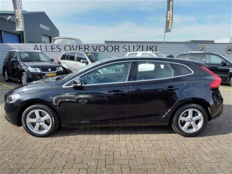 Volvo V40 - 2.0 D4 MOMENTUM clima/navi - 1