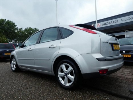 Ford Focus - 1.6 74KW 5D Futura Business Navigatie AIRCO - 1