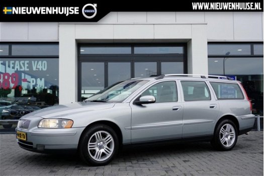 Volvo V70 - 2.4 140pk Edition Roofrails/Electr.stoel - 1