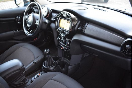 Mini Mini Cooper - 5-Deurs (f55) 1.5 136PK BUSINESS NAVI/AIRCO/CRUISE - 1