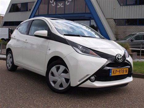 Toyota Aygo - 1.0 VVT-i x-play AIRCO/CAMERA - 1