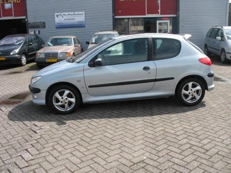 Peugeot 206 - 1.6-16V XS Goed onderhouden - 1