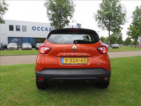 Renault Captur - 0.9 TCe Expression *NL-AUTO* NAVI LMV CRUISE DEALER ONDERH. *BOVAG - 1